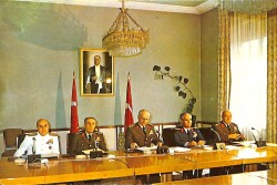 12 Eylül 1980 Milli Güvenlik Konseyi Üyeleri Kartpostal KRT18512 - Gökçekoleksiyon