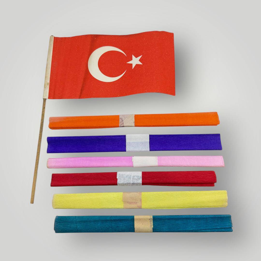 1980's Okul Süsü Abajur Ve Ahşap Saplı Bayrak Lotu AOB5061 - 1