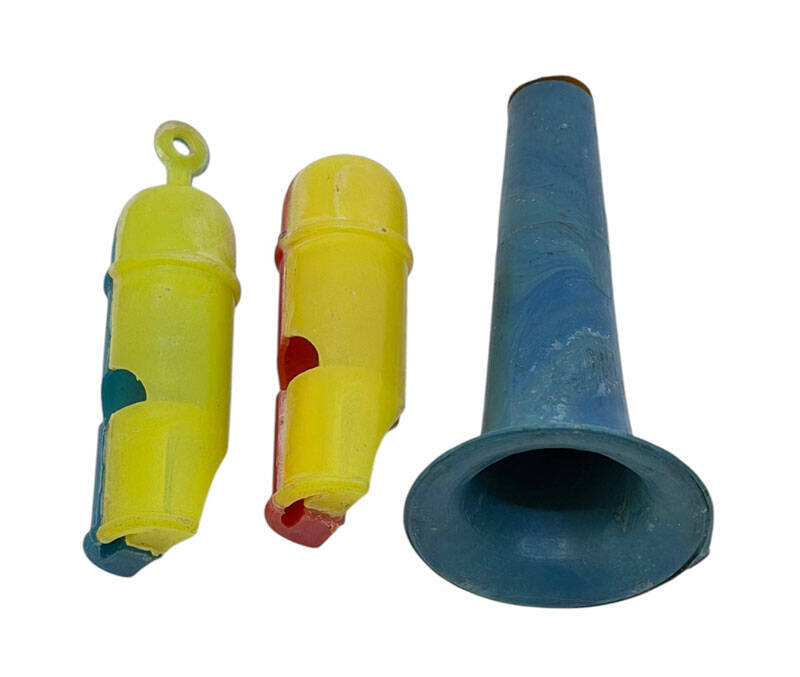 1980's Plâstik Oyuncak Düdük Lot AOB6307 - 2