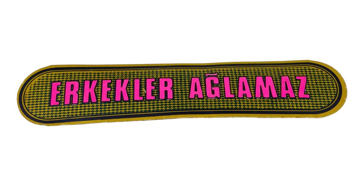 1990's Araba Arkası Erkekler Ağlamaz Yazı Sticker AKS1830 - 1