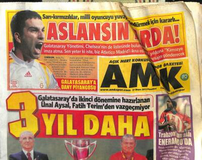 Açık Mert Korkusuz Gazetesi 27 Mayıs 2013 - Ünal Aysal Terimden Vazgeçmiyor GZ107200 - 1