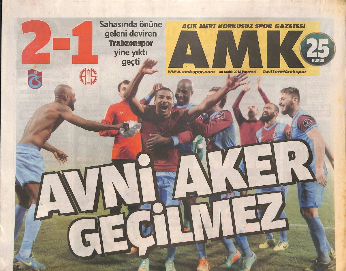Açık Mert Korkusuz Spor Gazetesi 30 Aralık 2013 - Avni Aker Geçilmez - Ronaldinho Aşkı Bitmedi - Sneijder'e Teklif Yağıyor GZ136774 - 1