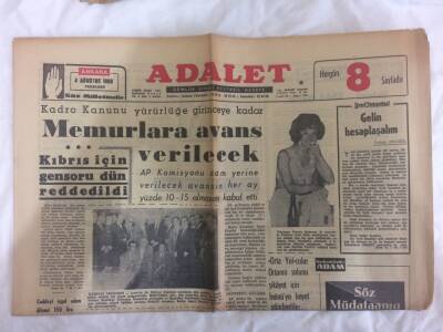 Adalet Gazetesi 4 Ağustos 1966 - Amerika Uçakları Hayfongu Yine Bombaladılar GZ73146 - 1