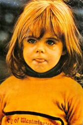 Ağlayan Çocuk Eski Büyük Boy Kartpostal -Plastik Baskı- (23x33 cm) KRT12613 - Gökçekoleksiyon