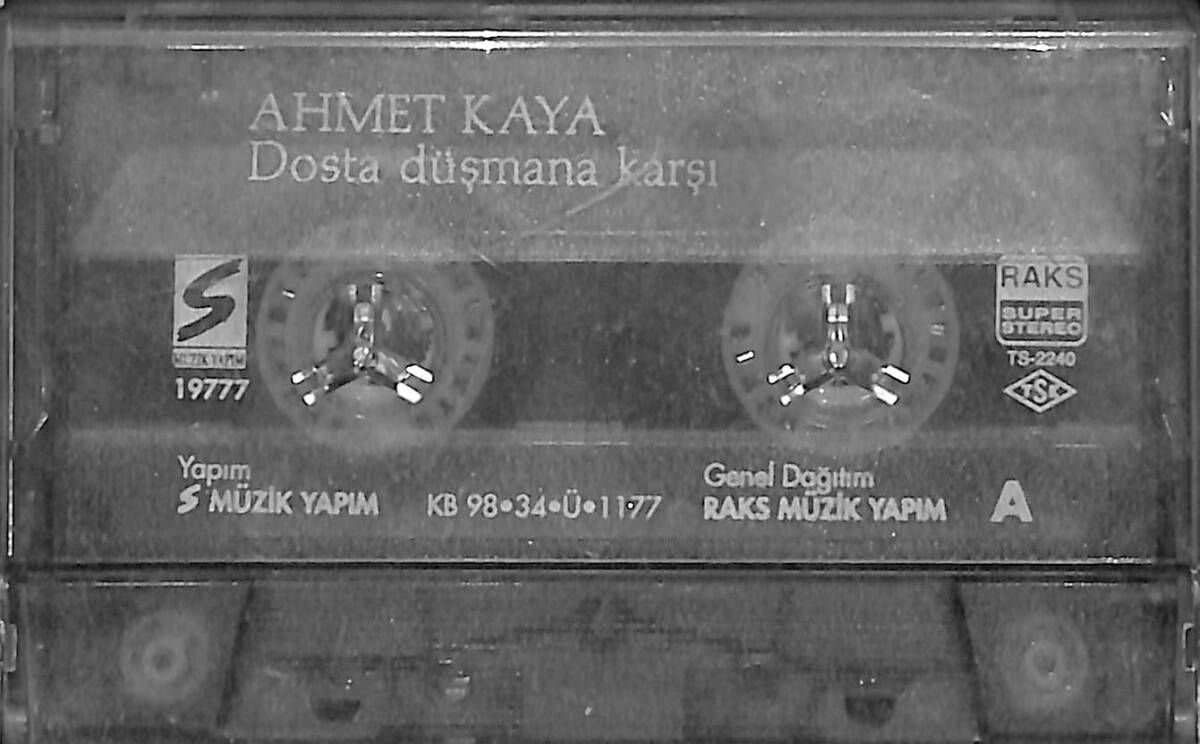 Ahmet Kaya - Dosta Düşmana Karşı Kaset (İkinci El) KST27968 - 2