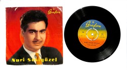 Nuri Sesigüzel ‎– Elbet Güler Ağlayan & Yallah Şoför 45'lik Plak (10/8) PLK27313 - Gökçekoleksiyon