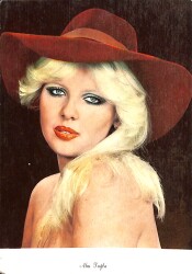 Ahu Tuğba Kartpostal (Küçük Boy) KRT22220 - Gökçekoleksiyon