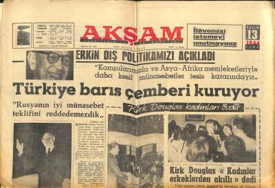 Akşam Gazetesi 13 Kasım 1964 - Türkiye Barış Çemberi Kuruyor GZ82354 - 1