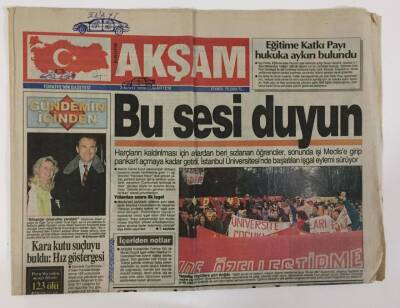 Akşam Gazetesi 2 Mart 1996 - Harçların Kaldırılmasını İsteyen Öğrenciler Meclise Girip Pankart Açmaya Kadar Getirdi GZ13131 - 2