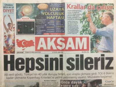 Akşam Gazetesi 21 Eylül 2004 - Kehanet Festivali GZ29884 - 1