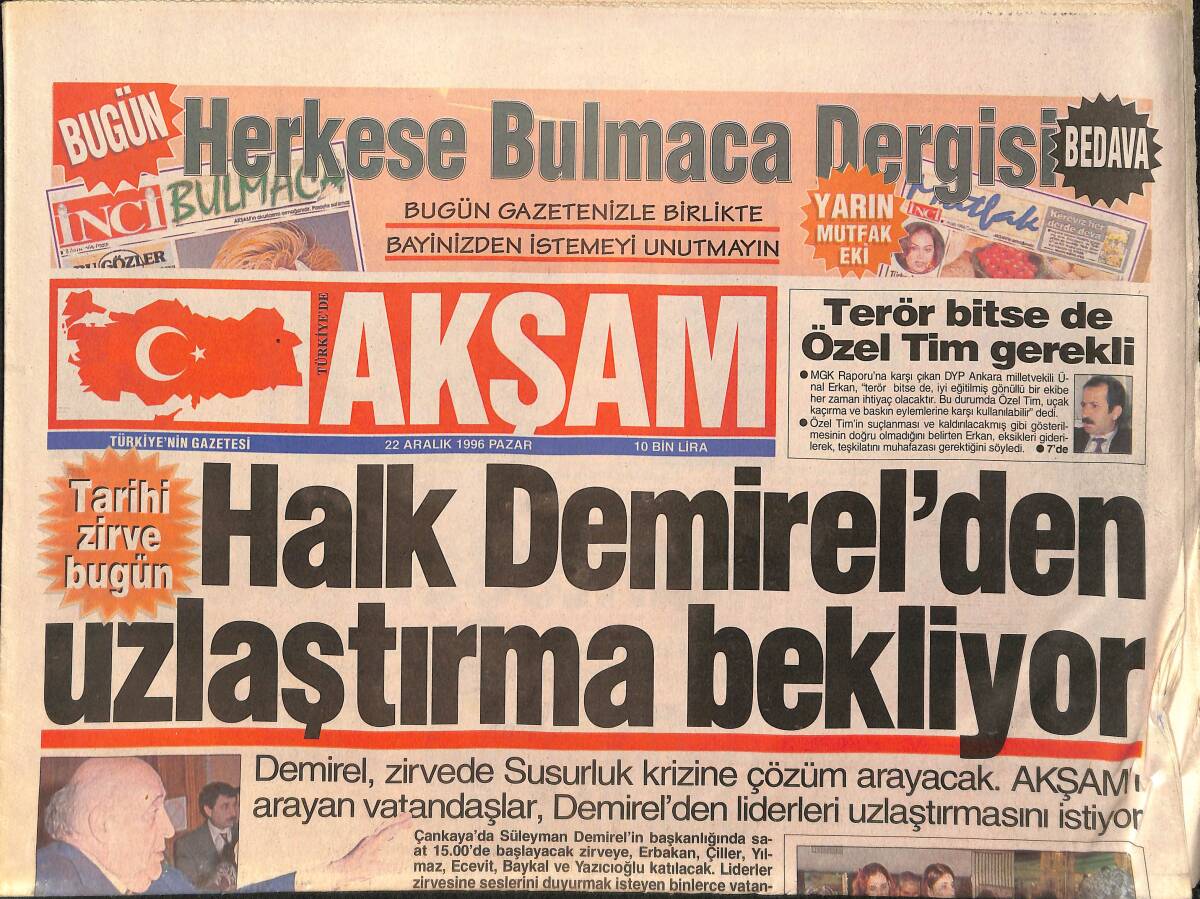 Akşam Gazetesi 22 Aralık 1996 - Çaykur Rizespor'un İstanbul'daki Gecesi: Hülya Avşar - Fenerbahçe Dağıldı - Madonna Roma'da GZ2554 - 1