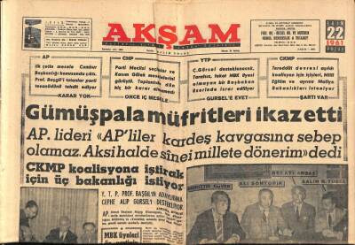 Akşam Gazetesi 22 Ekim 1961 - Gina Ve Diğer Artistler Miting Yaptı GZ90579 - 1