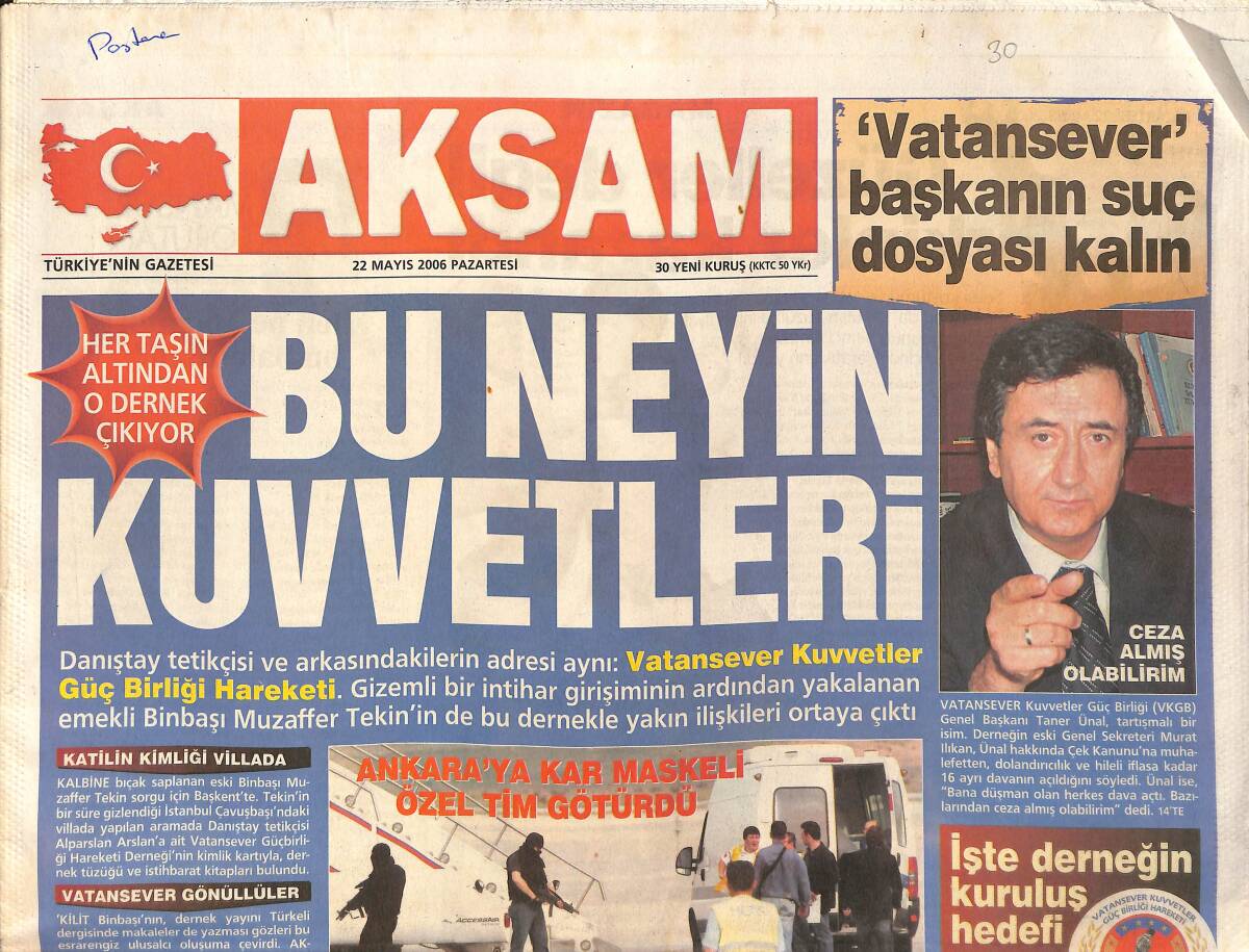 Akşam Gazetesi 22 Mayıs 2006 - Binlerce Fenerbahçe Taraftarı Aziz Yıldırım'ı Bırakma Kararından Döndürmek İçin Yürüdü GZ2097 - 1
