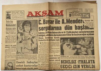 Akşam Gazetesi 23 Ağustos 1960 - İnkılap Mahkemeleri Kanunu Çıktı GZ60648 - 1