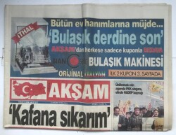 Akşam Gazetesi 23 Nisan 1996 - Yunanistan Bizi Kendi Limanımızda Vurdu! GZ7110 - 1