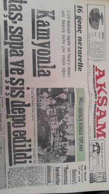 Akşam Gazetesi 28 Temmuz 1968 - 16 Genç Nezarette Kamyonla Taş,Sopa,Şiş Depo Edildi GZ97786 - 1