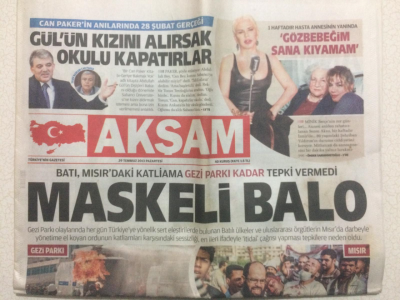 Akşam Gazetesi 29 Temmuz 2013 - Sezen Aksu Bir Haftadır Annesinin Yanında GZ27179 - 1