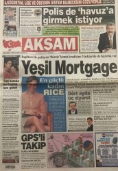 Akşam Gazetesi 30 Temmuz 2005-Polisde Havuza Girmek İstiyor GZ45332 - 1