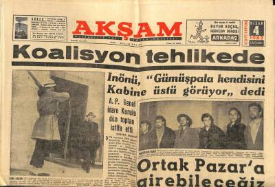 Akşam Gazetesi 4 Nisan 1962 - Halep Şehri Bombalandı GZ87832 - 1