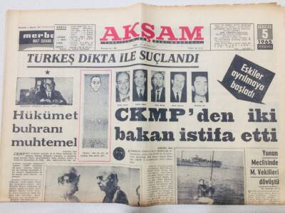 Akşam Gazetesi 5 Ağustos 1965 - CKMPden İki Bakan İstifa Etti GZ53267 - 1