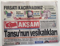 Akşam Gazetesi 7 Nisan 1996 -Muhalefette İken Vatandaşın Arasına Girenler, Başkan Olduğunda Ulaşılmaz oluyor GZ6499 - 1