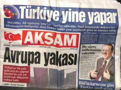 Akşam Gazetesi 8 Ekim 2004 - Yaşar Nuri Öztürk İle Sibel Canın İşadamı Eşi Sulhi Aksüt , Ortak Tekstil Şirketi Kurdu GZ113504 - 1