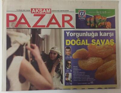 Akşam Gazetesi Pazar Eki 15 Nisan 2007 - Hande Ataizi İle Çok Özel GZ20149 - 1