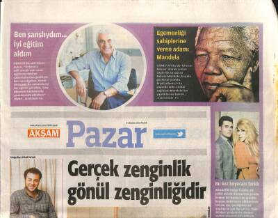 Akşam Gazetesi Pazar Eki 8 Aralık 2013 - Egemenliği Sahiplerine Veren Adam Mandela GZ100149 - 2