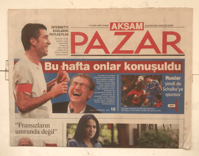 Akşam Pazar Gazetesi 15 Ekim 2006 - Ekranların En Cool Kadını GZ7747 - 1