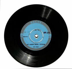 Ali Avaz - Ali Kadın Budu Yiyor Ali Vergi Memuru PLAK (107.5) PLK18515 - 1