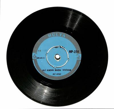 Ali Avaz - Ali Kadın Budu Yiyor Ali Vergi Memuru PLAK (107.5) PLK18515 - 1