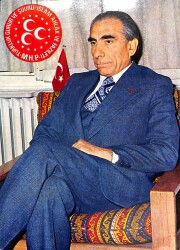 Alparslan Türkeş Orta Boy Kartpostal KRT19372 - Gökçekoleksiyon