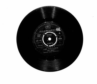 Alpay - Gönüllerde Bahar Aşk Böyledir PLAK (107) PLK18555 - 1