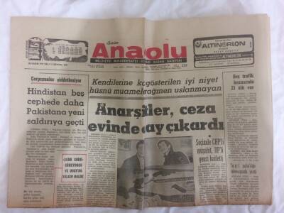 Anadolu Gazetesi 30 Kasım 1971 - Nahit Töre İle Faruk Kurtuluş Yakalandı... GZ73137 - 1