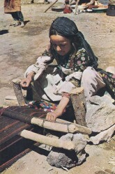 Anadolu Yaşantısı Kilim Dokumak Kartpostal KRT10520 - Gökçekoleksiyon