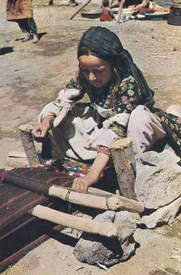Anadolu Yaşantısı Kilim Dokumak Kartpostal KRT10520 - 1