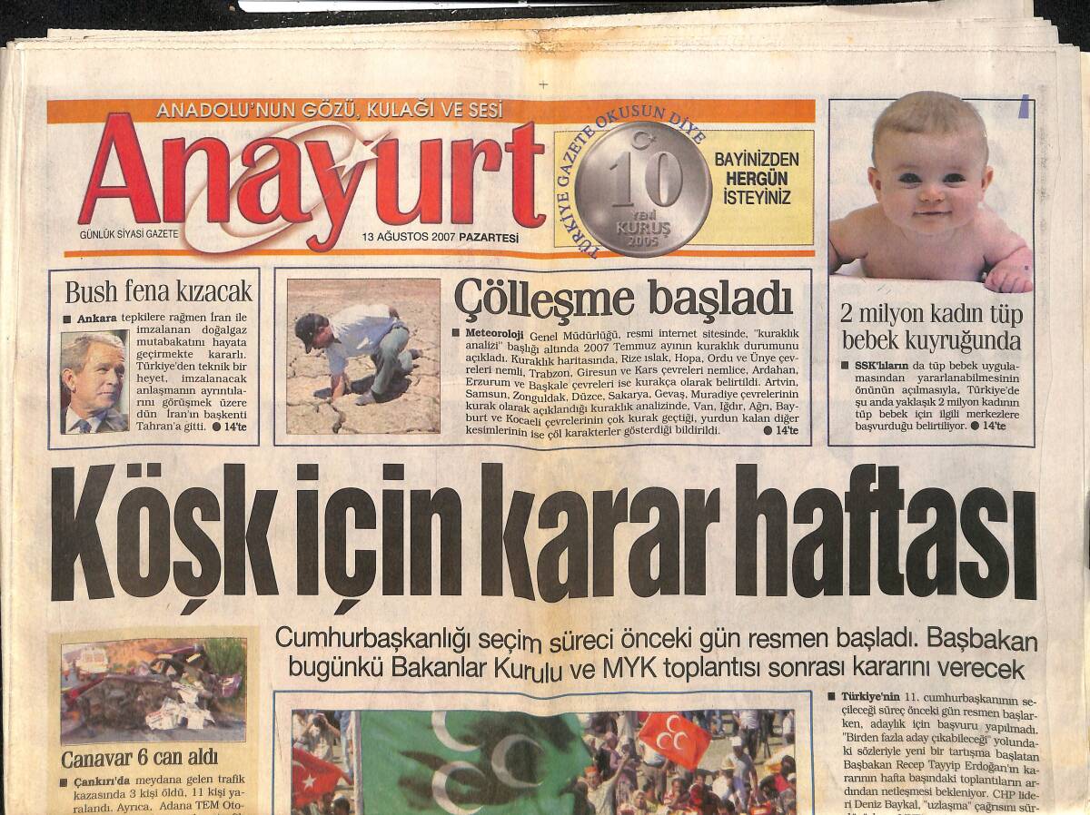 Anayurt Gazetesi 13 Ağustos 2007 - Hande Yener Çeşme'yi Salladı - Bush Fena Kızacak GZ157844 - 1