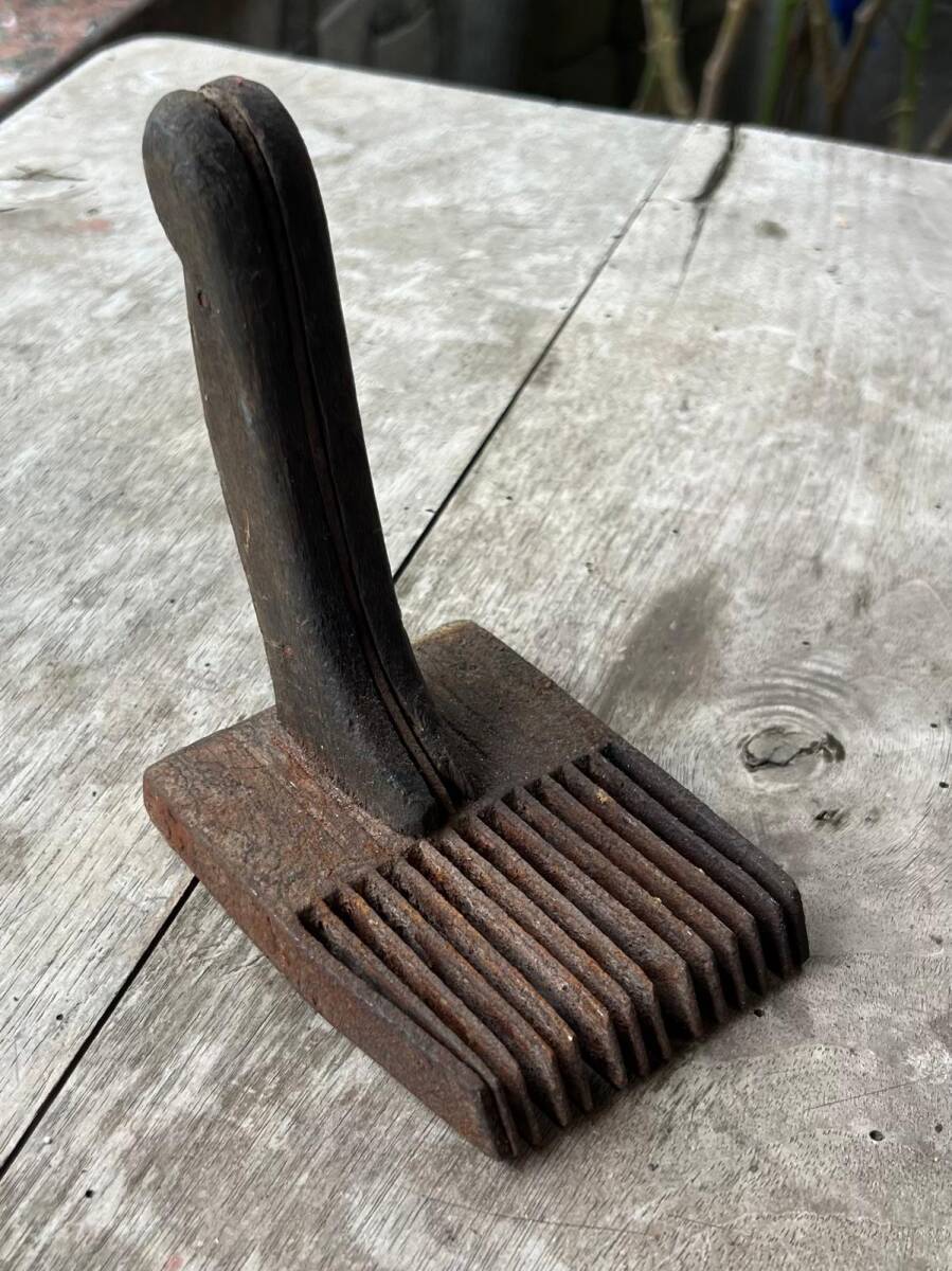 Antika Ahşap Saplı Metal Kirkit AOB7503 - 2