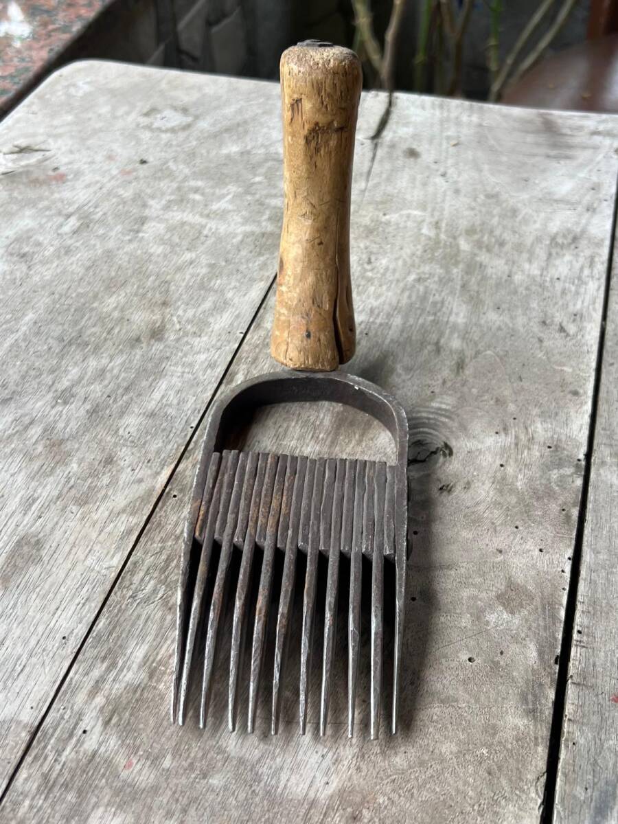 Antika Ahşap Saplı Metal Kirkit AOB7505 - 3