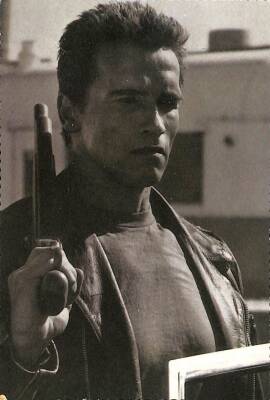 Arnold Schwarzenegger Kartpostal (15x10 cm) KRT12998 - 1