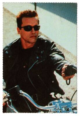Arnold Schwarzenegger Kartpostal KRT3523 - 1