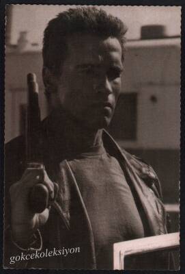 Arnold Schwarzenegger Kartpostal KRT3525 - 1