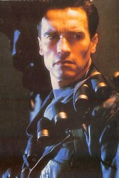 Arnold Schwarzenegger Kartpostal (Küçük Boy) KRT216549 - Gökçekoleksiyon