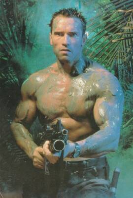Arnold Schwarzenegger - Komando Orta Boy Kartpostal KRT10854 - 1