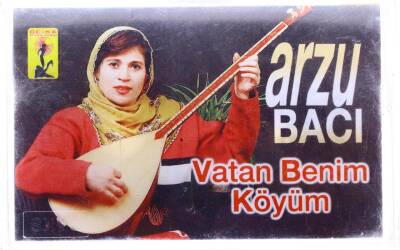 Arzu Bacı - Vatan Benim Köyüm Kaset KST4743 - 3