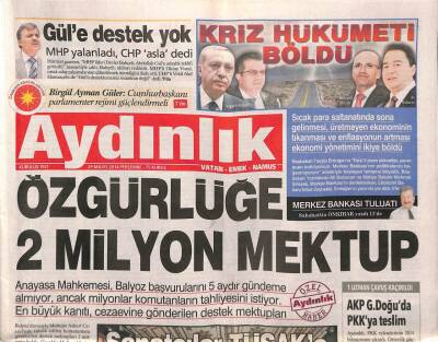 Aydınlık Gazetesi 29 Mayıs 2014 - Diyarbakırın Bismil Ve Çınar İlçelerinde Çiftçiler Yol Kapatma Eylemi Yaptı GZ94619 - 1