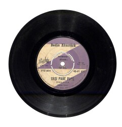 Bedia Akartürk - Başı Pare Pare / Günde Yüzbin Ölen Vardır PLAK (10/7.5) PLK23972 - Gökçekoleksiyon