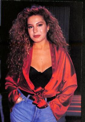 Aylin Livaneli Kartpostal KRT19342 - 1