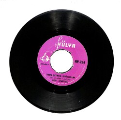 Bedia Akartürk - Bir Aşk İçin Ölünür Mü / Yare Gitmek İstiyorum 45'lik Plak PLK27731 - 2