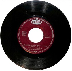 Caterina Valente - Einen Ring Mit Zwei Blutroten Steinen / Rosalie, Mubt Nicht Weinen Plak (10/5.5) PLK25026 - Gökçekoleksiyon